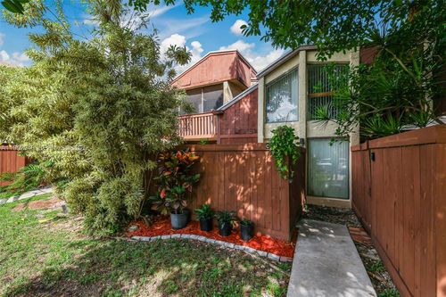 c53-7014 Sw 114th Pl, Miami, FL, 33173-1815 | Card Image