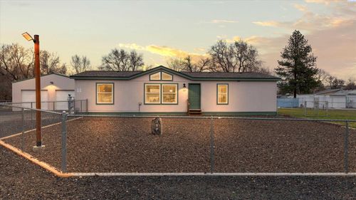 317 7th St, Benton City, WA, 99320-9794 | Card Image