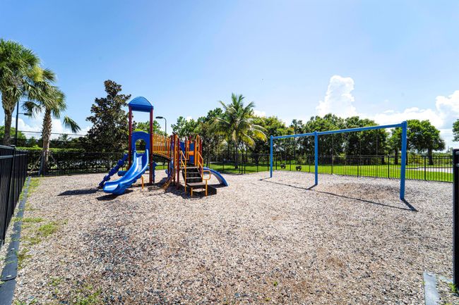 2177 Sw Cape Cod Dr, Condo with 3 bedrooms, 3 bathrooms and null parking in Port St. Lucie FL | Image 31
