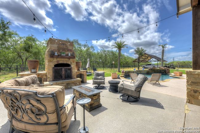 21151 Hickman Rd, House other with 3 bedrooms, 4 bathrooms and null parking in Von Ormy TX | Image 34