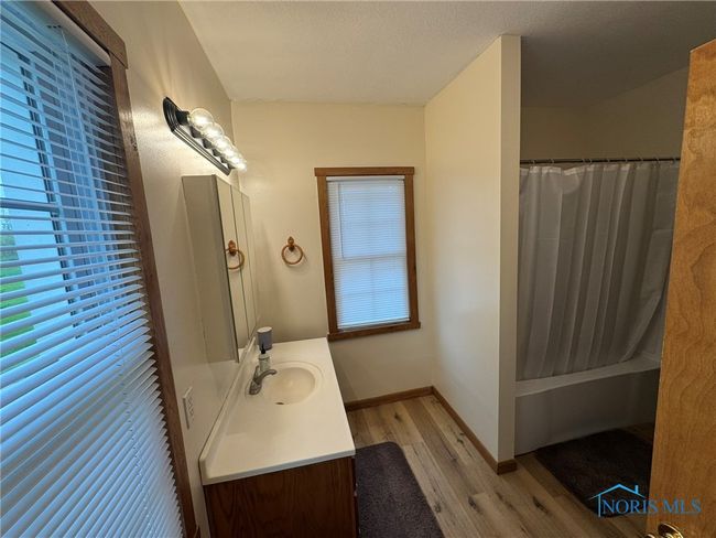 11575 County Road Q, House other with 5 bedrooms, 3 bathrooms and 2 parking in Montpelier OH | Image 23