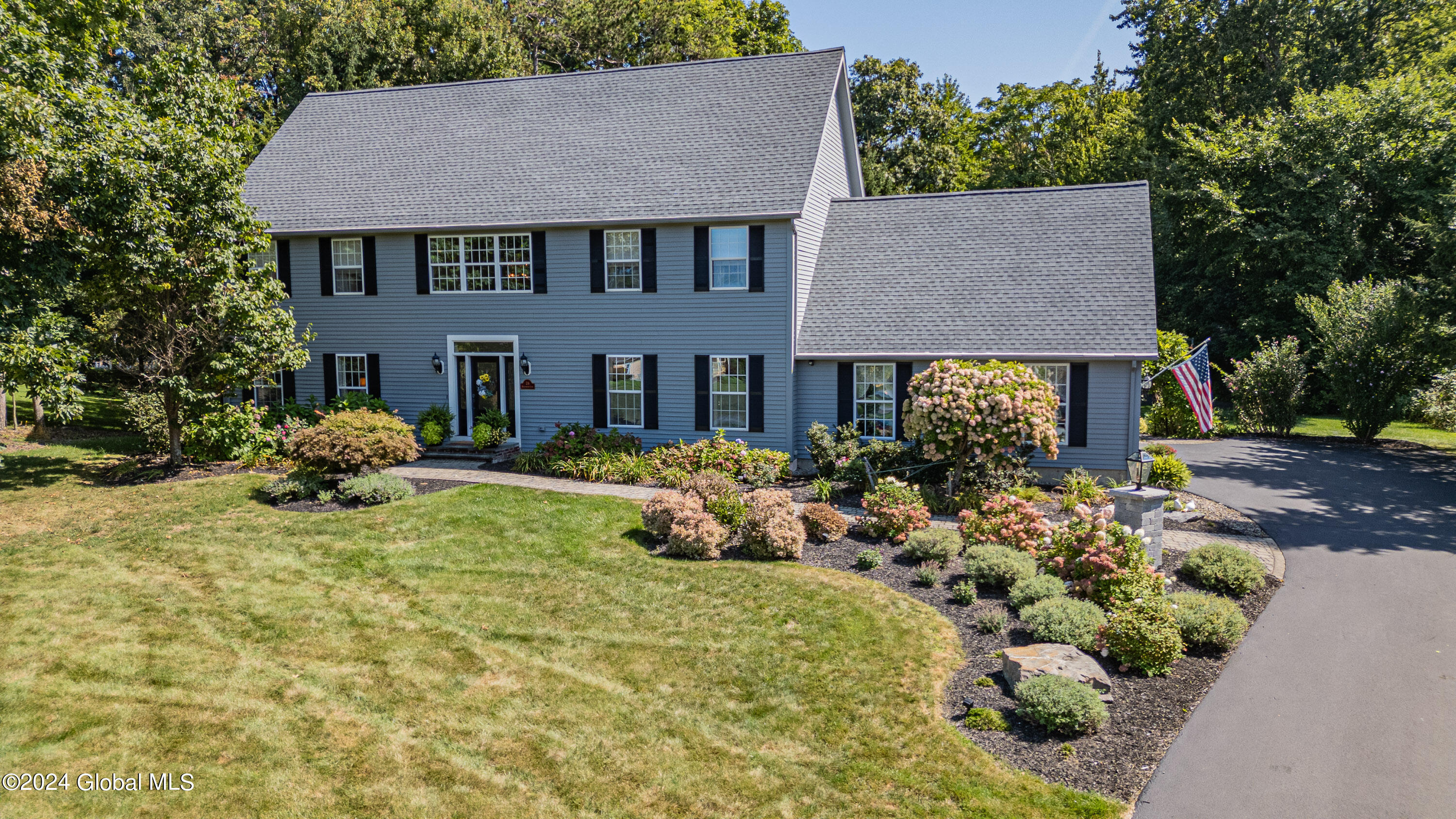 Huntswood Ln, East Greenbush, NY 12061