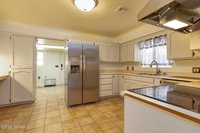 Kitchen | Image 11