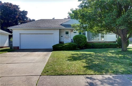 1679 Chelmsford Road, Mayfield Heights, OH, 44124 | Card Image