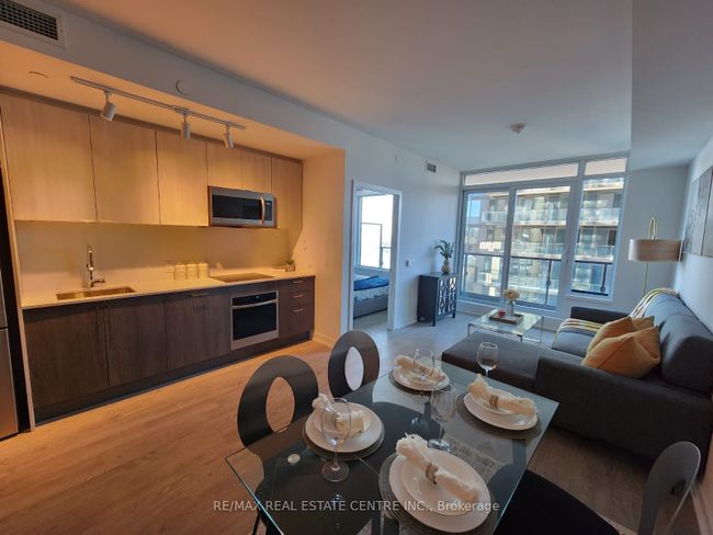 3311 - 1926 Lake Shore Blvd W, Condo with 2 bedrooms, 2 bathrooms and 1 parking in Toronto ON | Image 6