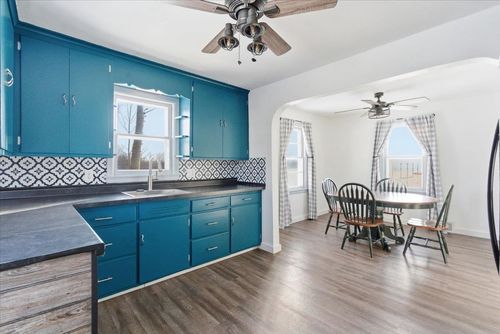 211 Commercial St, Arlington, WI, 53911-8511 | Card Image