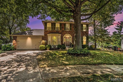 1427 Oakhall Manor Ct, Ballwin, MO, 63021-7592 | Card Image
