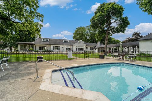 42160 Woodward Ave, Bloomfield Hills, MI, 48304-5157 | Card Image