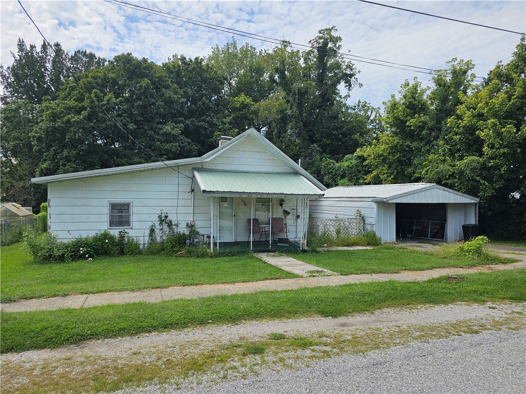307 N Columbia St, For Sale in Greenup - eXp Realty