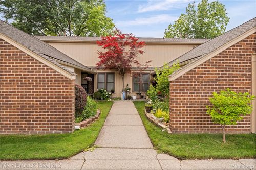 31723 Forest Ln, Warren, MI, 48093-5586 | Card Image