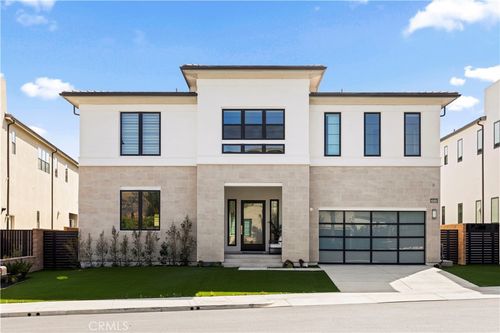 20048 Mersey Ln, Northridge, CA, 91326-2470 | Card Image