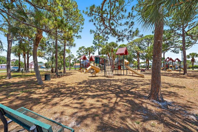 6238 Dania St, House other with 3 bedrooms, 2 bathrooms and null parking in Jupiter FL | Image 25