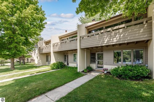 5000 S Townhouse Dr, Cedar, MI, 49621-5118 | Card Image