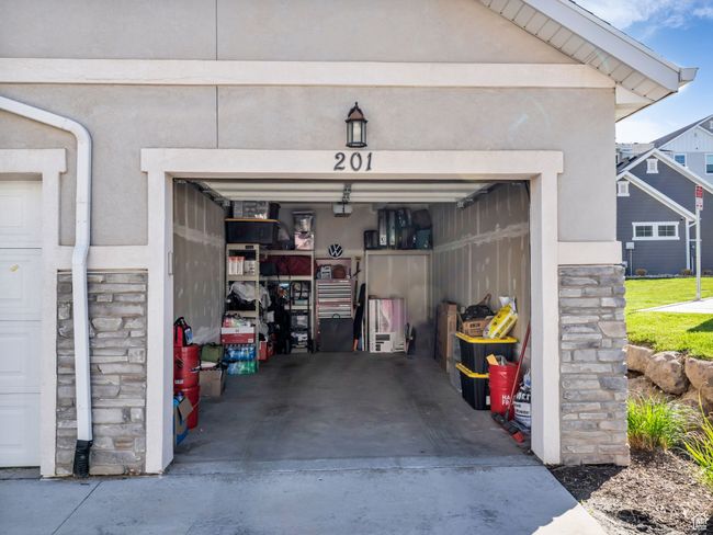 View of garage | Image 18