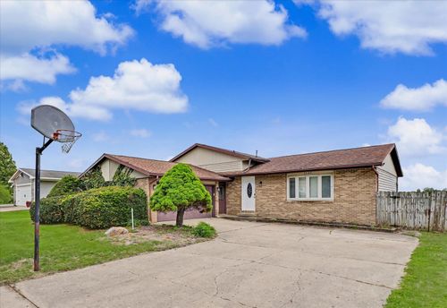 2229 Jeffery Dr, Saint Joseph, IL, 61873-9756 | Card Image