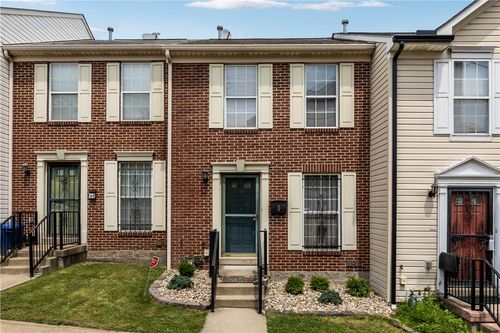 9 Davenport St, Pittsburgh, PA, 15219-6311 | Card Image