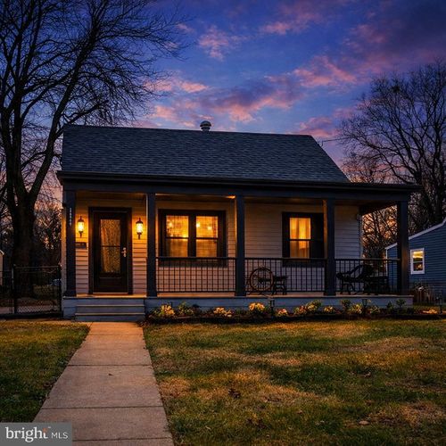 122 Scott Dr, MANASSAS PARK, VA, 20111-2324 | Card Image