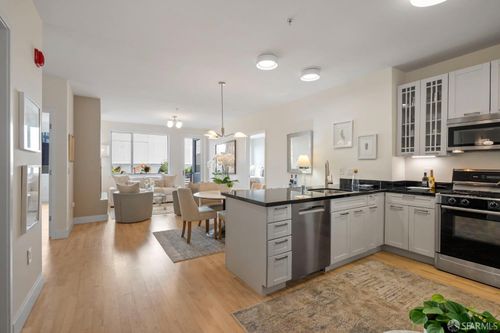 apt-7-2300 Broadway, Oakland, CA, 94612-2477 | Card Image