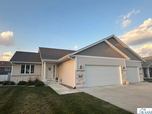2004 Bluestem Dr, Mankato, MN, 56001-1202 | Card Image