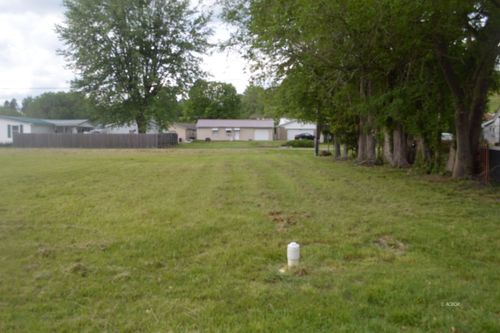 2301 5th St, Syracuse, OH, 45779-3434 | Card Image