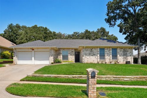 1000 Forest Trail Ct, Euless, TX, 76039-2546 | Card Image