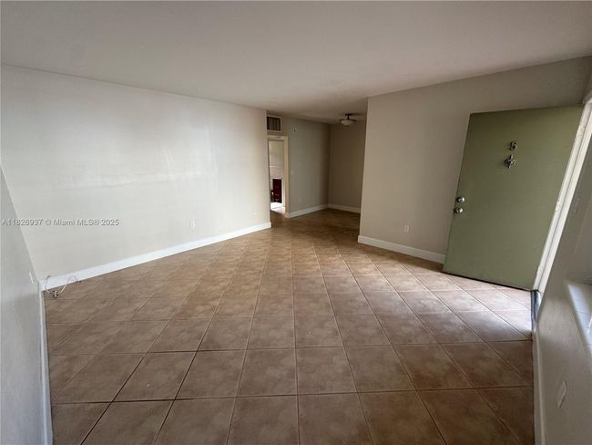 APT-5 - 115 Calabria Ave, Condo with 1 bedrooms, 1 bathrooms and null parking in Coral Gables FL | Image 4