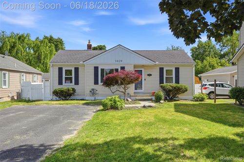 3829 W Auburn Rd, Rochester Hills, MI, 48309-3138 | Card Image