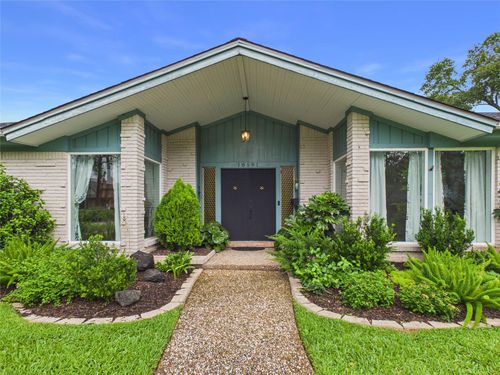 18591 Martinique Dr, Houston, TX, 77058-4213 | Card Image