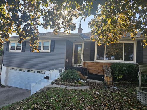 916 Rosemere Circle, Manitowoc, WI, 54220 | Card Image