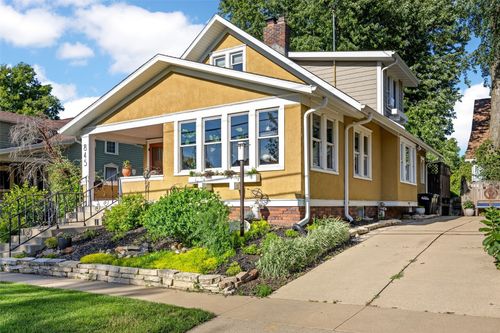 845 14th St, Marion, IA, 52302-3554 | Card Image