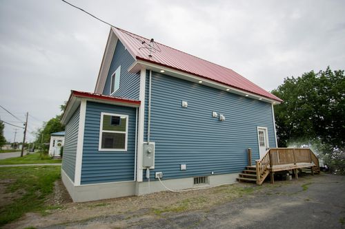 16 Main Street, Bradley, ME, 04411 | Card Image