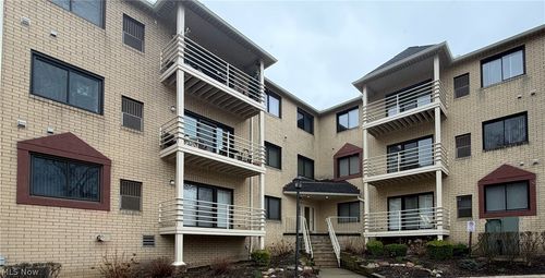 apt-206-19510 Lorain Rd, Fairview Park, OH, 44126-1927 | Card Image