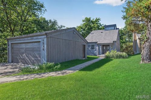 1575 Woodside Village Ln, Manchester, MO, 63021-6940 | Card Image