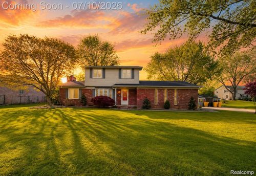 9739 Waterway Dr, Grosse Ile, MI, 48138-1656 | Card Image