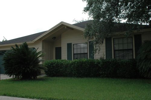 2093 Saint Martins Dr E, Jacksonville, FL, 32246-7043 | Card Image