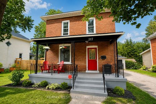 217 Hexam St, Cambridge, ON, N3H4A3 | Card Image