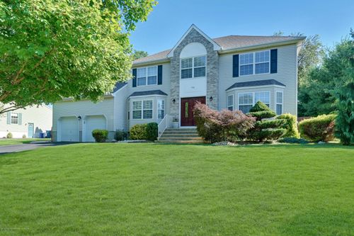 786 Applewood Ct, Jackson, NJ, 08527-1189 | Card Image