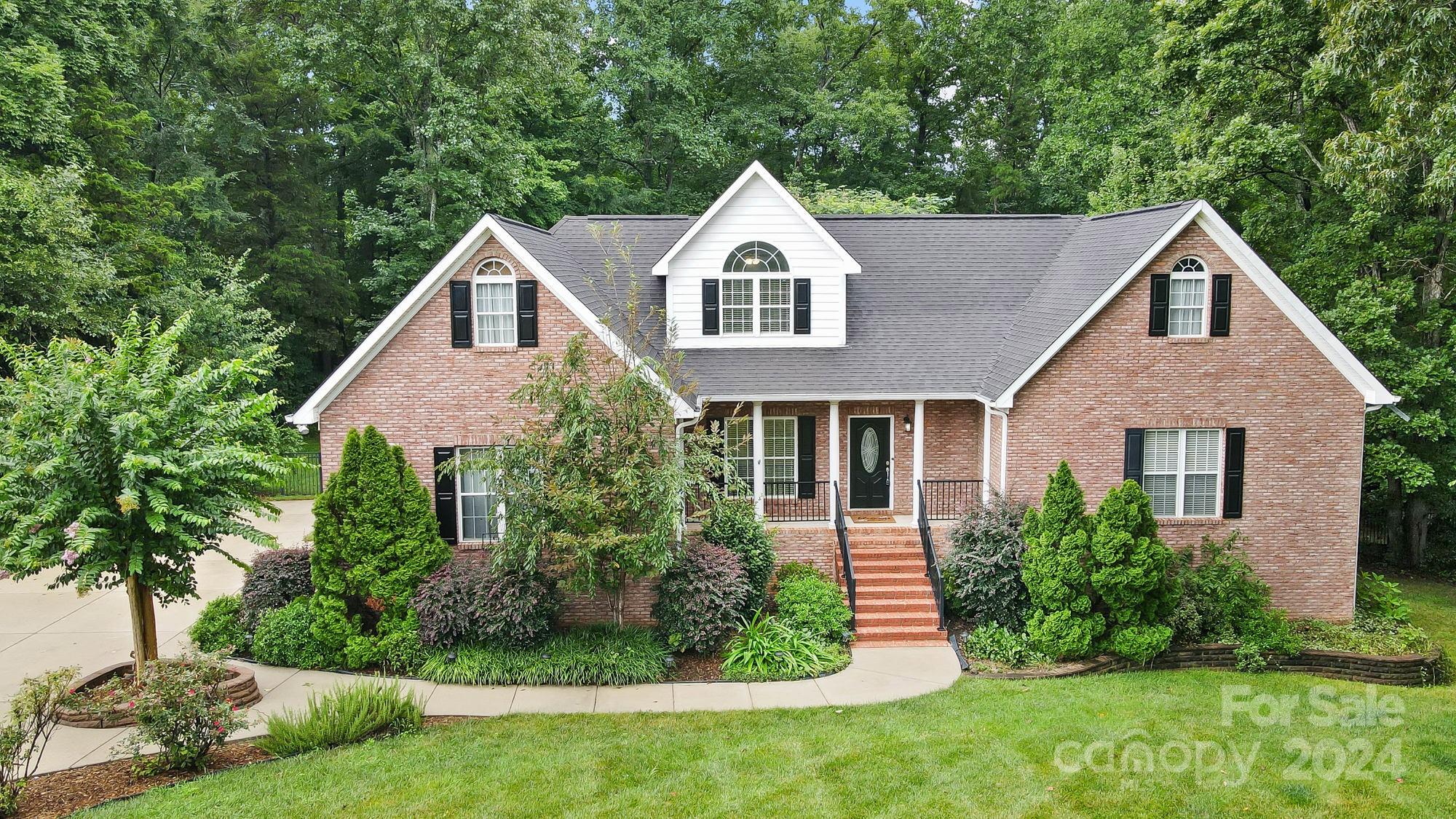 Marshall Valley Ct, Mint Hill, NC 28227