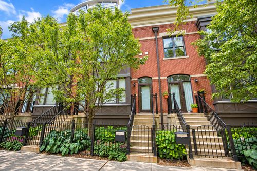 1332 Indiana Ave, Chicago, IL, 60605-2604 | Card Image