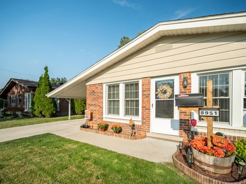 8951 Rackham St, Taylor, MI, 48180-2993 | Card Image