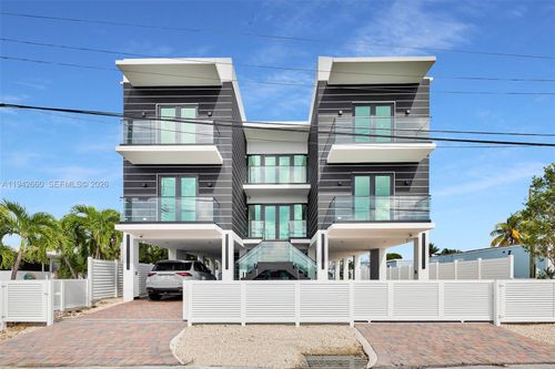 141 Grassy Rd, Key Largo, FL, 33037-3004 | Card Image