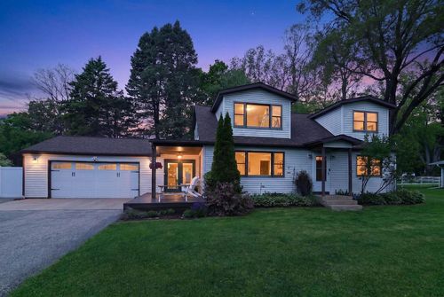 2401 County Road Mm, Fitchburg, WI, 53575-2136 | Card Image