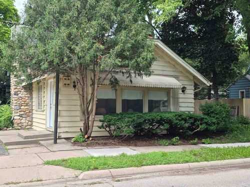 2203 Cumberland St, Rockford, IL, 61103-4147 | Card Image