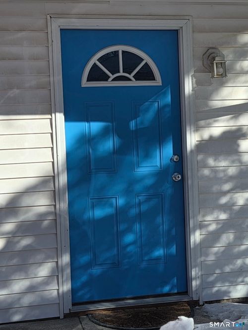 80 Pearl Harbor Cir, Bridgeport, CT, 06610-2330 | Card Image