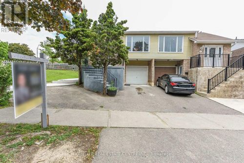 12 Courtleigh Sq, Brampton, ON, L6Z1J3 | Card Image