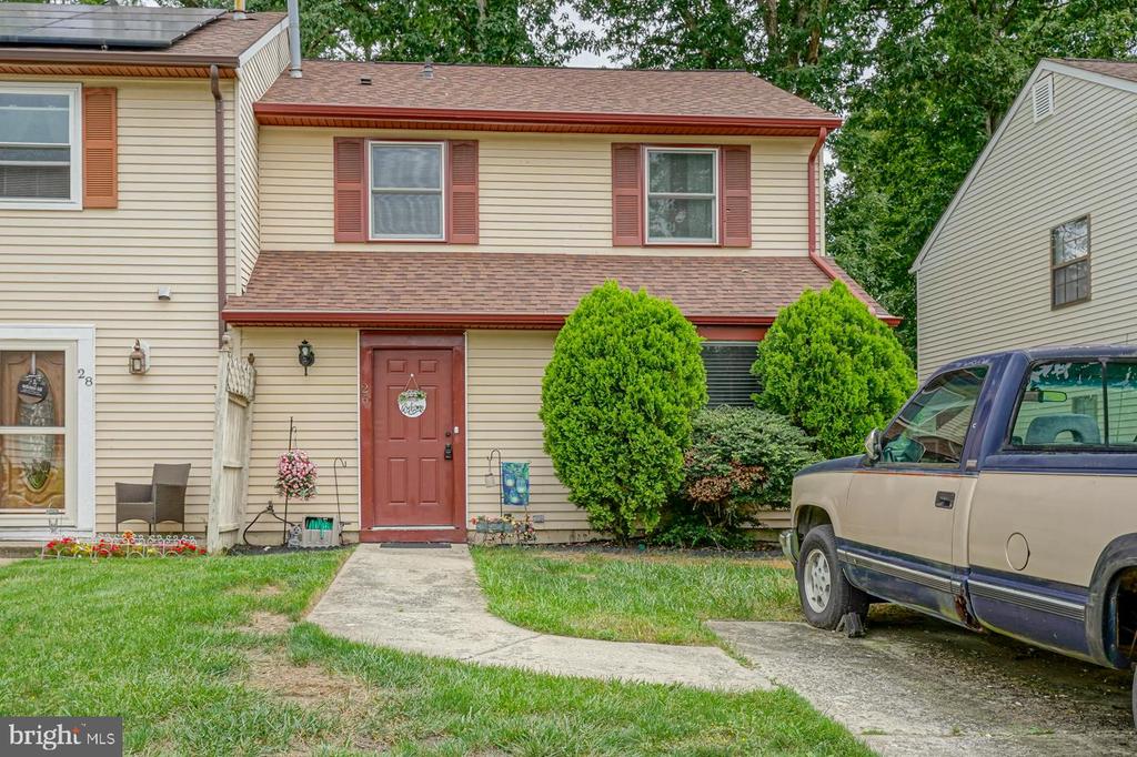 Hyacinth Ln, Sicklerville, NJ 08081