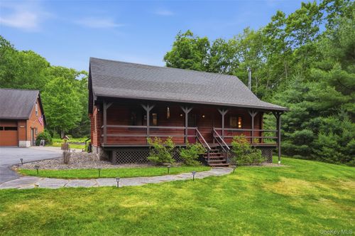 691 Peenpack Trl, Sparrow Bush, NY, 12780-5110 | Card Image