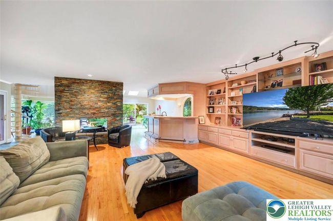 938 Meadow Cir, House other with 5 bedrooms, 5 bathrooms and null parking in BETHLEHEM PA | Image 14