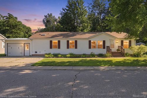 508 Bush Lake Ln, Kimball, MI, 48074-1347 | Card Image