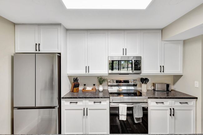 295 Old Meadow Way, Condo with 2 bedrooms, 2 bathrooms and null parking in Palm Beach Gardens FL | Image 9